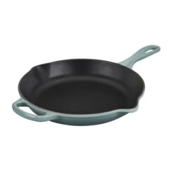 Le Creuset Signature Skillet - 10 1/4" 22 Le Creuset Signature Skillet - 10 1/4" -Napoleon Shop RS10345 LS2024 26717 LPR