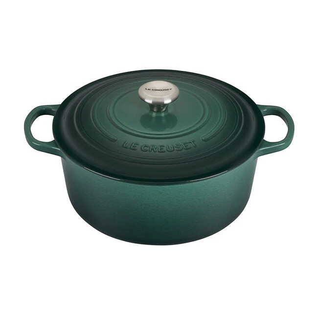 Le Creuset Round Dutch Oven 7 1/4 Qt. 1 Le Creuset Round Dutch Oven 7 1/4 Qt.